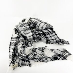 ✅ MODCLOTH BLACK/WHITE SCARF/SHAW SQUARE WITH FRINGE